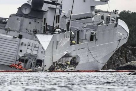 Показали, как воевать с Россией: Фрегат НАТО лёг на бок и затонул (ФОТО, ВИДЕО)
