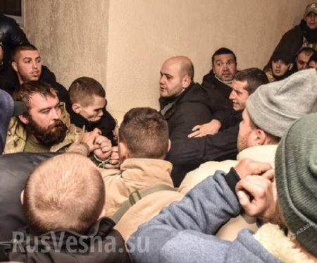 Дикая Украина: массовая драка в суде Одессы, 50 задержанных (+ВИДЕО, ФОТО)