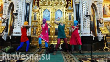 Россия выплатит компенсацию участницам Pussy Riot