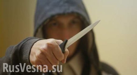 16-летний подросток угрожает зарезать себя в одной из школ Москвы (ФОТО, ВИДЕО)