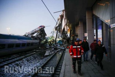Страшная авария скоростного поезда в Турции, есть жертвы (ФОТО, ВИДЕО)