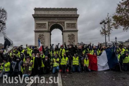 Французский парламент ответил на требования «Желтых жилетов»