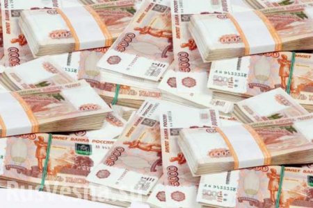 В Якутии полицейский обнаружил потерянные 100 000 рублей и вернул их владельцу (ФОТО)