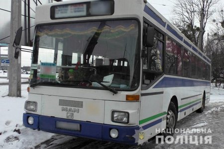 На Украине пьяный кондуктор вёл рейсовый автобус (ФОТО)