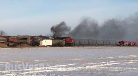 30 вагонов всмятку: поезд сошёл с рельсов и загорелся в Канаде (ФОТО, ВИДЕО)