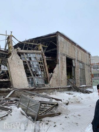 В Горловке обрушилось здание завода (ФОТО)