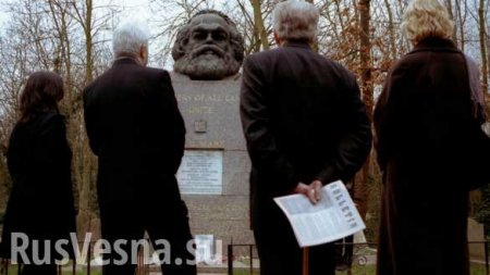 В Лондоне осквернили могилу Карла Маркса (ФОТО)