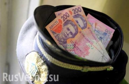 Украина туристическая: в Закарпатье полицейские массово вымогают деньги у румынских туристов