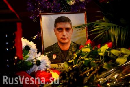 Вторая годовщина гибели Гиви: тысячи земляков почтили память Героя Донбасса (ФОТО, ВИДЕО)
