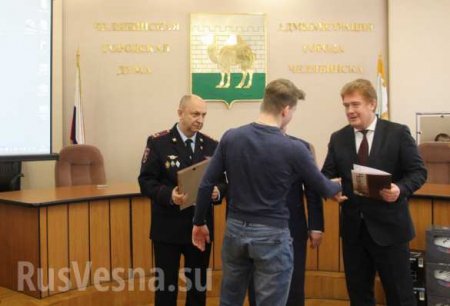 Суровый Челябинск: школьник задержал грабителя и сдал его полиции (ФОТО)