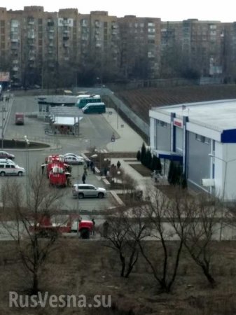 СРОЧНО: Возгорание на ледовой арене в Донецке (+ФОТО)