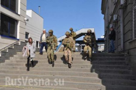 Улицы украинских городов заполонили «зелёные человечки» в масках и с оружием (+ВИДЕО, ФОТО)