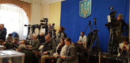 Украина выбирает президента: самое интересное с участков (+ВИДЕО, ФОТО)