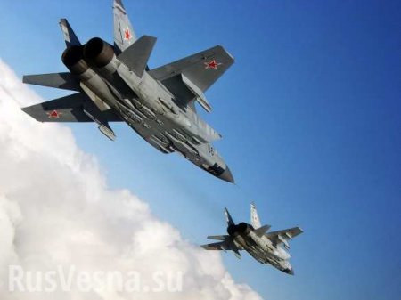 Противостояние у Арктики: МиГ-31 защитили «Белых лебедей» от F-16 (ВИДЕО)