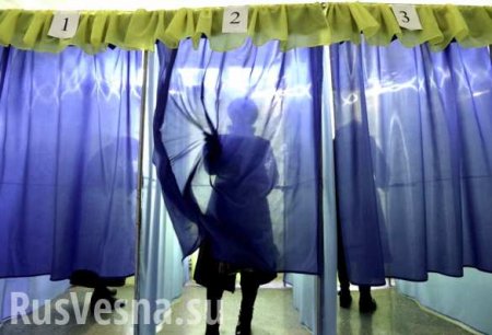 За запертыми дверями: украинцы будут голосовать после 20:00
