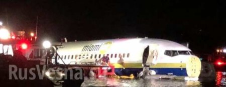 Boeing 737 с пассажирами на борту упал в реку в США (ФОТО)