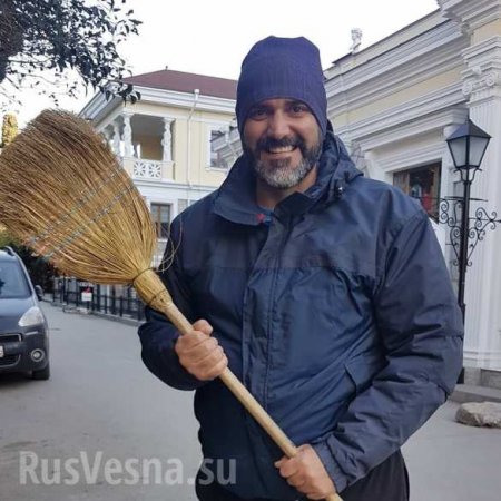 Болгарский журналист подарил крымскому дворнику поездку в Москву (ФОТО, ВИДЕО)