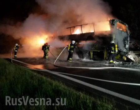 Автобус Киев-Прага дотла сгорел в Польше (ФОТО, ВИДЕО)
