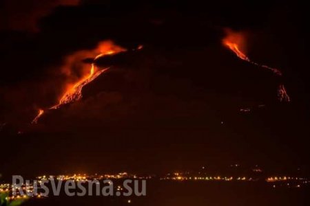 Реки горящей лавы: в Италии проснулся самый высокий вулкан Европы (ФОТО, ВИДЕО)