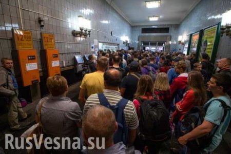 Апокалипсис: в метро Киева отключили автоматы с жетонами (ФОТО, ВИДЕО)