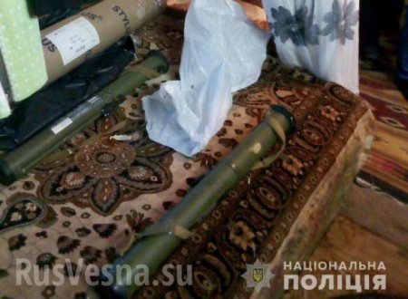Это Украина: в Днепропетровске женщина продавала гранаты в подземном переходе (ФОТО)
