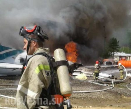 МОЛНИЯ: Аварийная посадка пассажирского Ан-24 в Бурятии, есть погибшие (+ФОТО, ВИДЕО)