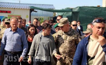 Зеленский и Туск посетили оккупированый Донбасс и пали жертвой армейского идиотизма (ФОТО, ВИДЕО)