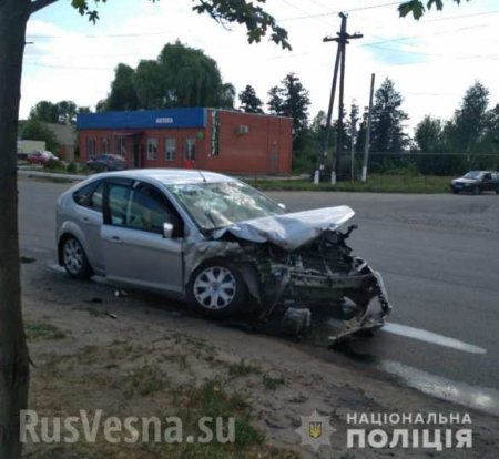 Лобовое столкновение: Украинские патрульные разбили авто и еле выжили (ФОТО, ВИДЕО)