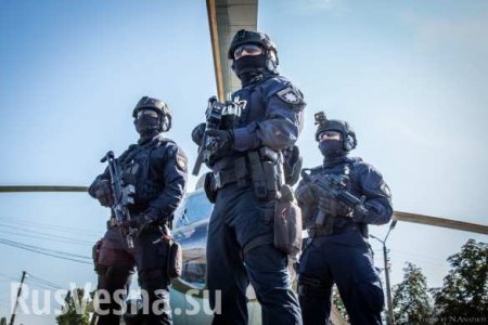 МВД Украины отправило спецназ в оккупированный Красноармейск из-за митинга у избиркома (ФОТО)