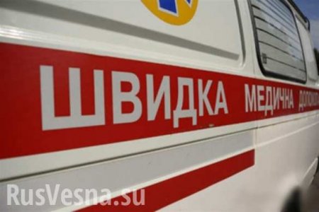 Дикая Украина: В Киеве полуголый человек на ходу выпрыгнул из машины скорой помощи и убежал (ВИДЕО)