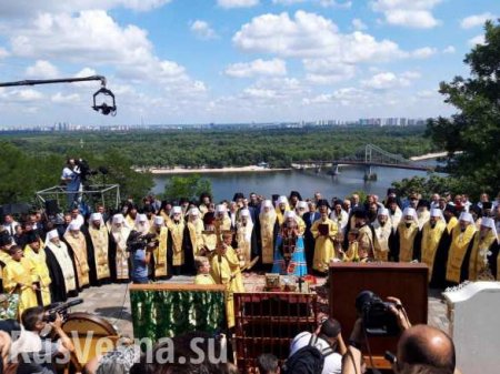 Многотысячный Крестный ход УПЦ в Киеве (ФОТО, ВИДЕО)