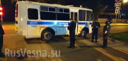 СРОЧНО: Полиция жёстко разогнала навальнистов, мешавших работе городской больницы (+ФОТО, ВИДЕО)