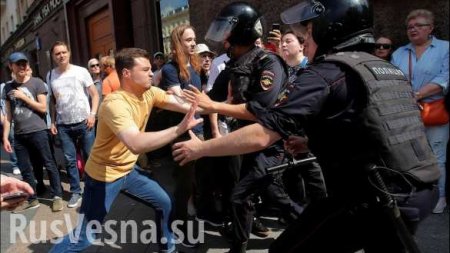 Почему Донбасс против оппозиционных митингов в России — мнение комбрига ДНР