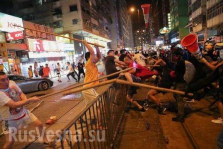 Столкновения с полицией и перекрытые дороги: Гонконг охвачен протестами (ФОТО, ВИДЕО)
