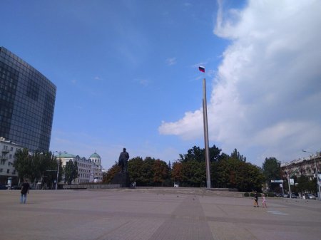 Дорога к дому: флаги Российской Федерации продолжат развеваться над Донецком (ФОТО)