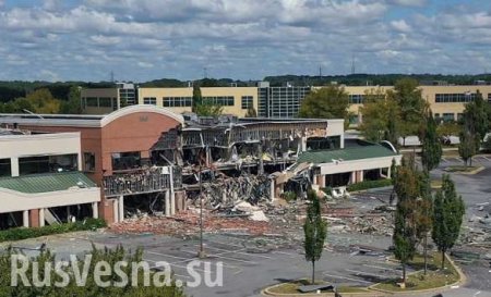 Взрыв в торговом центре в США: здание частично разрушено (ФОТО, ВИДЕО)