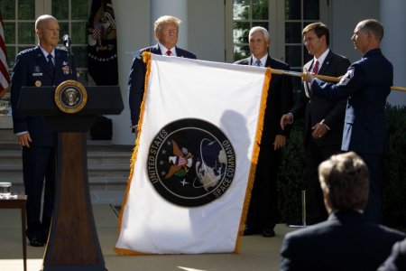 Американский орёл, загибающий когти над земным шаром: США учредили космическое командование ВС (ФОТО, ВИДЕО)