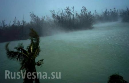 Смертоносный ураган «Дориан» унёс первые жизни (ФОТО, ВИДЕО)