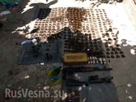 В ЛНР у местного жителя изъят арсенал с оружием и наркотики (ФОТО)