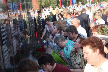 165 имён в граните на память от Украины в истории одного непокорного города (ФОТО)