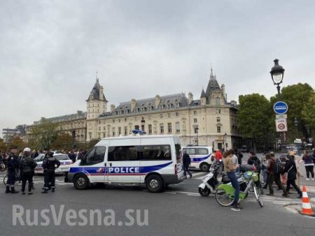 Мужчина с ножом напал на полицейский участок в Париже, есть жертвы (+ФОТО, ВИДЕО)