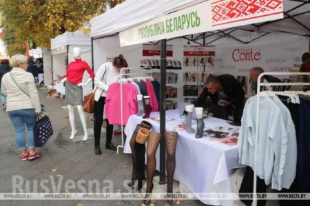 Голодные украинцы смели всё съестное на ярмарке белорусских товаров (ФОТО)