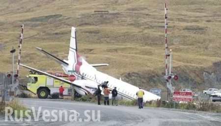 Авария с пассажирским лайнером в США: самолёт едва не рухнул в воду (ФОТО)