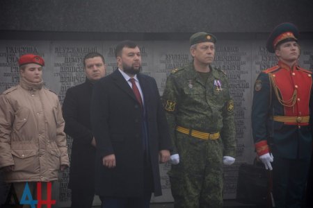 «Летопись мужества и отваги!» — В ДНР начались торжества к юбилею Армии (ФОТО)