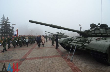 «Летопись мужества и отваги!» — В ДНР начались торжества к юбилею Армии (ФОТО)