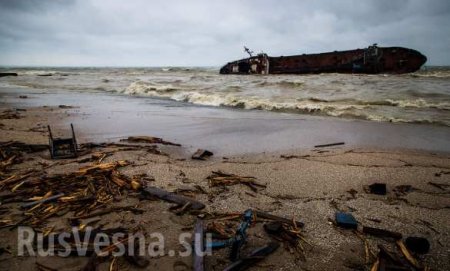 Авария танкера под Одессой: экологическая ситуация ухудшается (ФОТО)