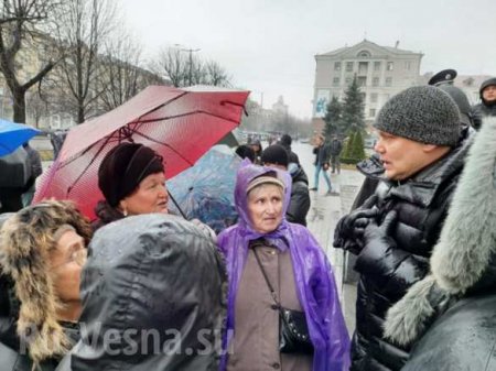 В Запорожье АТОшники и пророссийские активисты поспорили о мире на Донбассе (ФОТО)