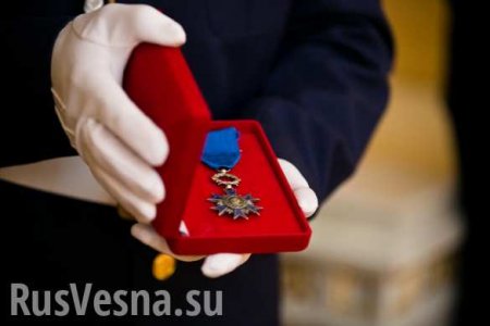 Командующего ВМС Украины наградили французским орденом (ФОТО)