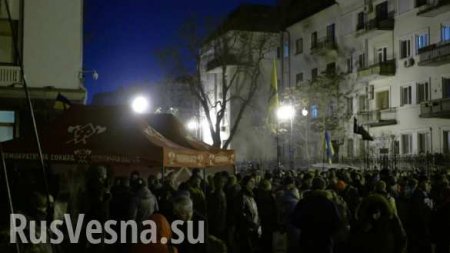 Неонацистский майдан в центре Киева — прямая трансляция, смотрите и комментируйте с «Русской Весной» (ВИДЕО)