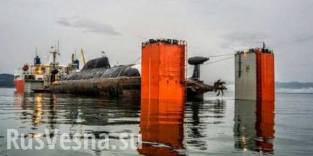 Плавучий док с подлодкой затонул в Севастополе